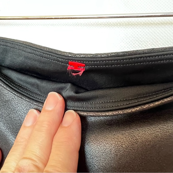 Spanx Vegan Leather Look Leggings Pants Black Medium - Picture 7 of 8